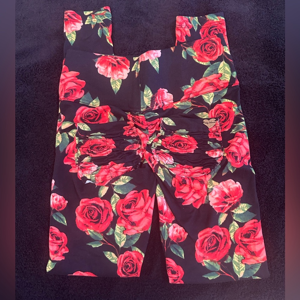 Cute booty lounge Rose leggings 🌹